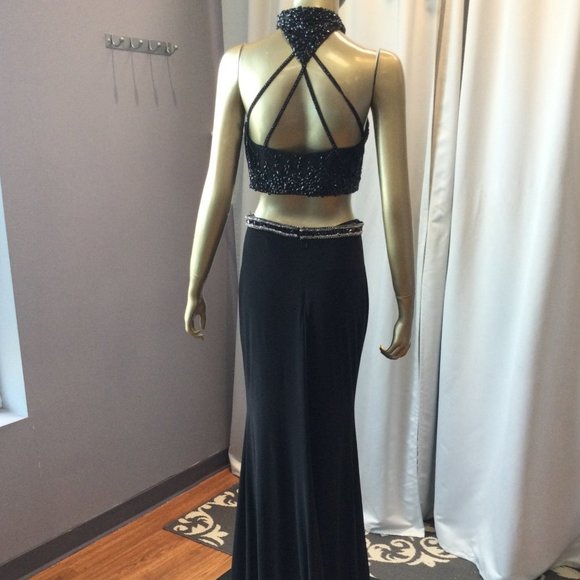 Size 6 black beaded two piece formal/prom gown - Picture 2 of 5